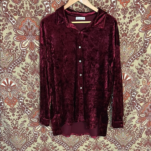89th + MADISON L oversized velvety wine colored button up blouse in EUC - Picture 1 of 8